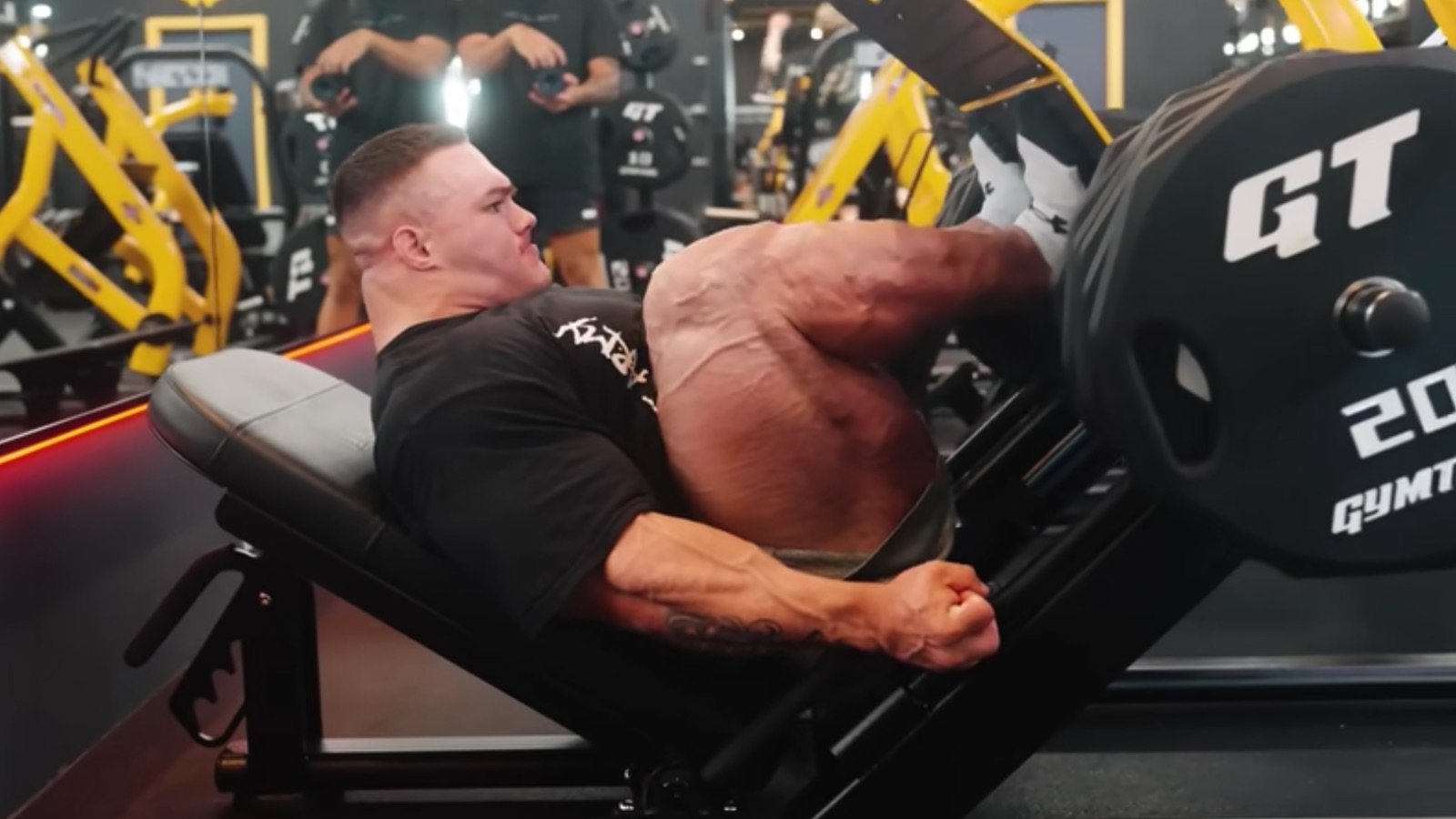 nick-walker-brings-the-intensity-on-leg-day-during-2023-mr.-olympia-prep-–-breaking-muscle