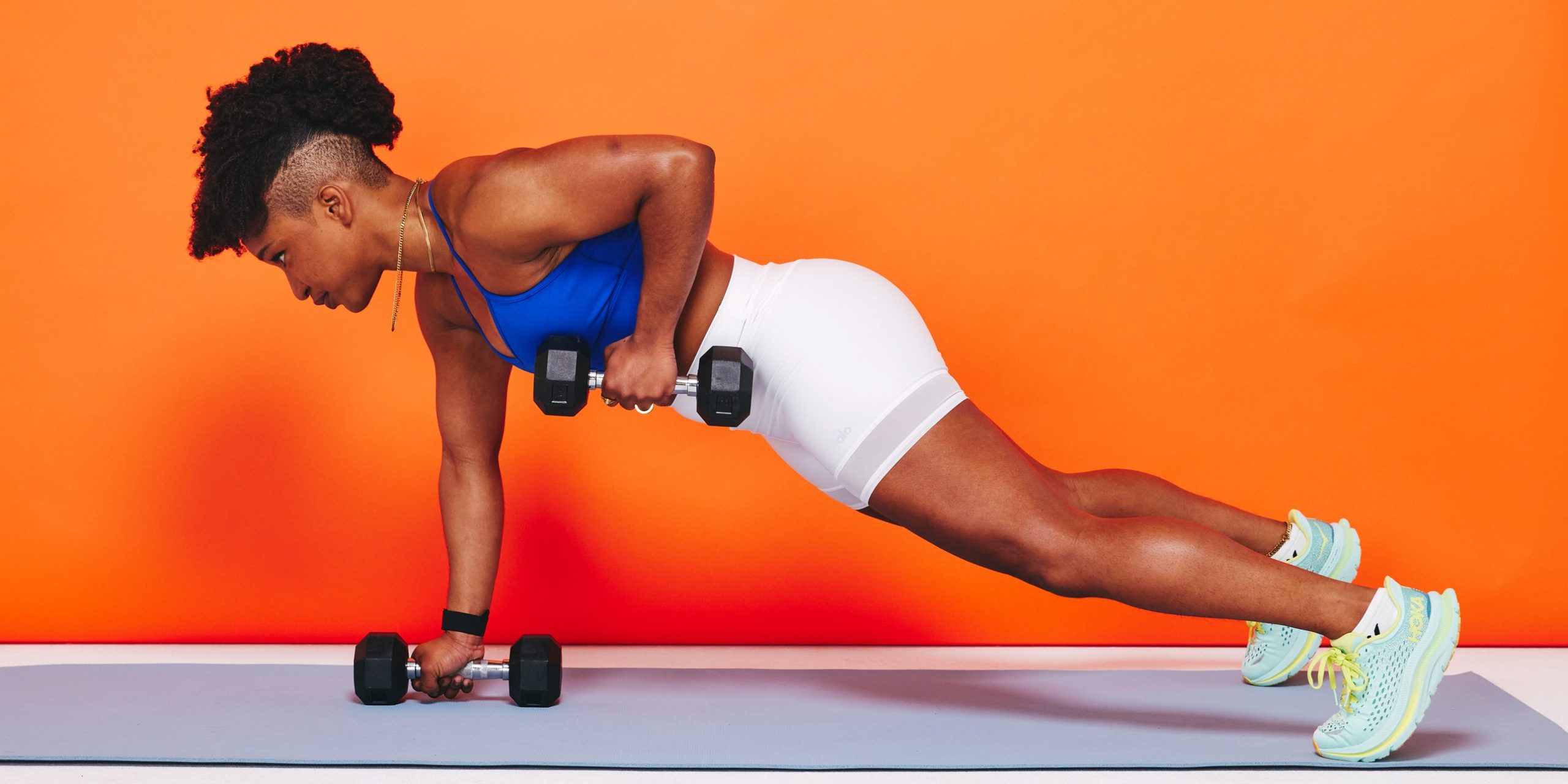 a-full-body-workout-you-can-do-with-the-same-set-of-dumbbells