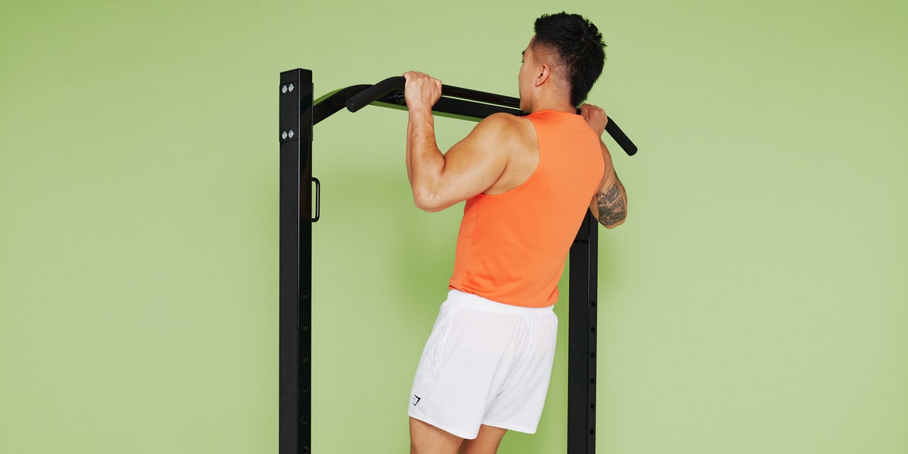 your-step-by-step-guide-to-nailing-your-first-pull-up